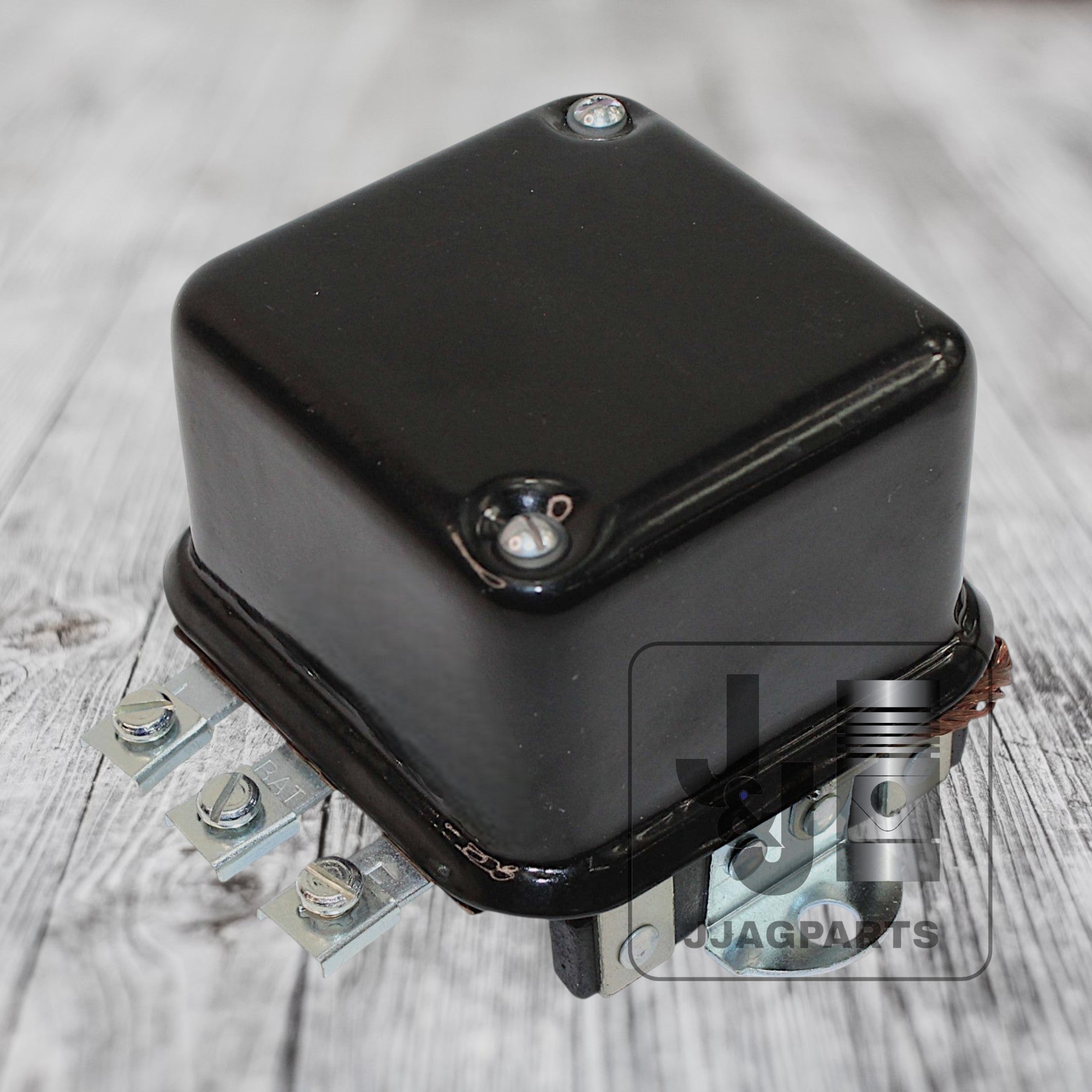 180142M92 6-volt External Voltage Regulator Massey Ferguson TO20 TO30 TO35