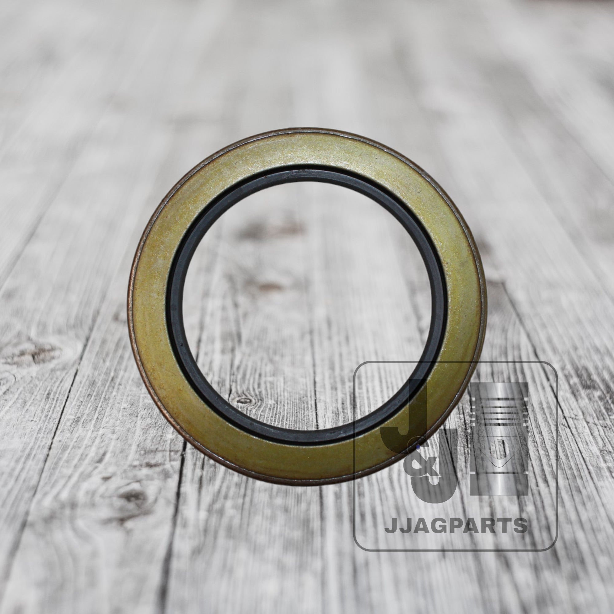 Lower Rear Axle Outer Seal fits Allis Chalmers Tractor | Replaces 218284