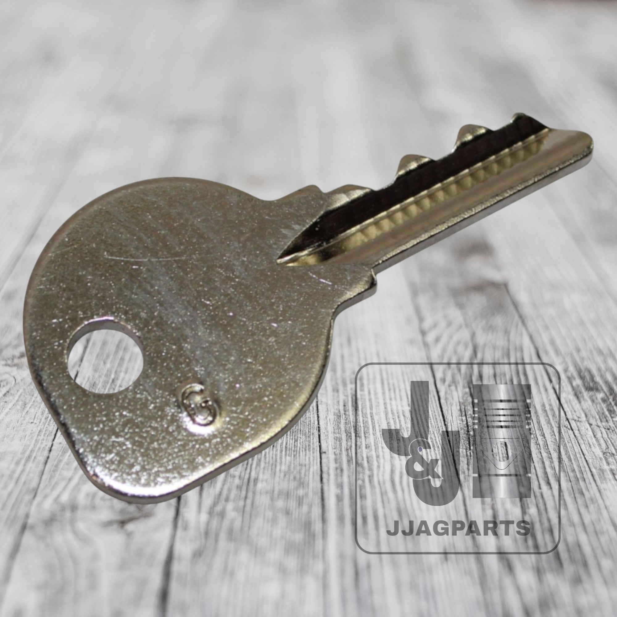 OEM Ignition Key fits International Tractor | 382458R1, 131313C1
